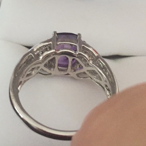 Cushion cut Amethyst SS ring - Picture 4 of 4